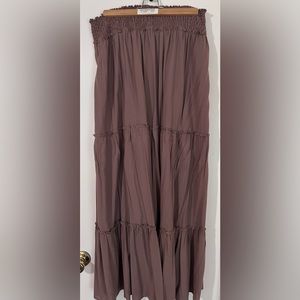 Mauve boutique skirt. Vine and Love. L but fits more xl